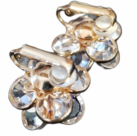 Vintage Austrian Crystal Flower Gold Tone Clip On Earrings - Picture 13 of 16